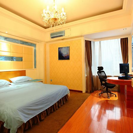 Bluesky Hotel Guangzhou Exterior photo