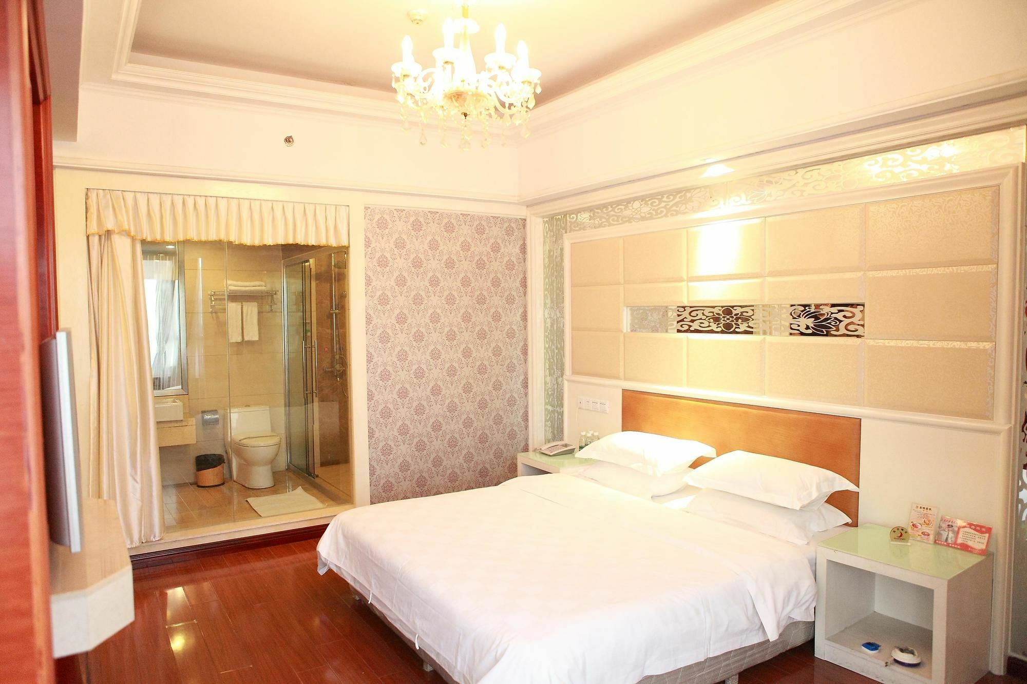 Bluesky Hotel Guangzhou Exterior photo