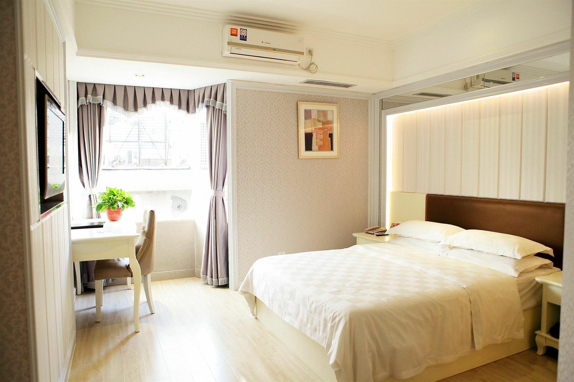 Bluesky Hotel Guangzhou Exterior photo