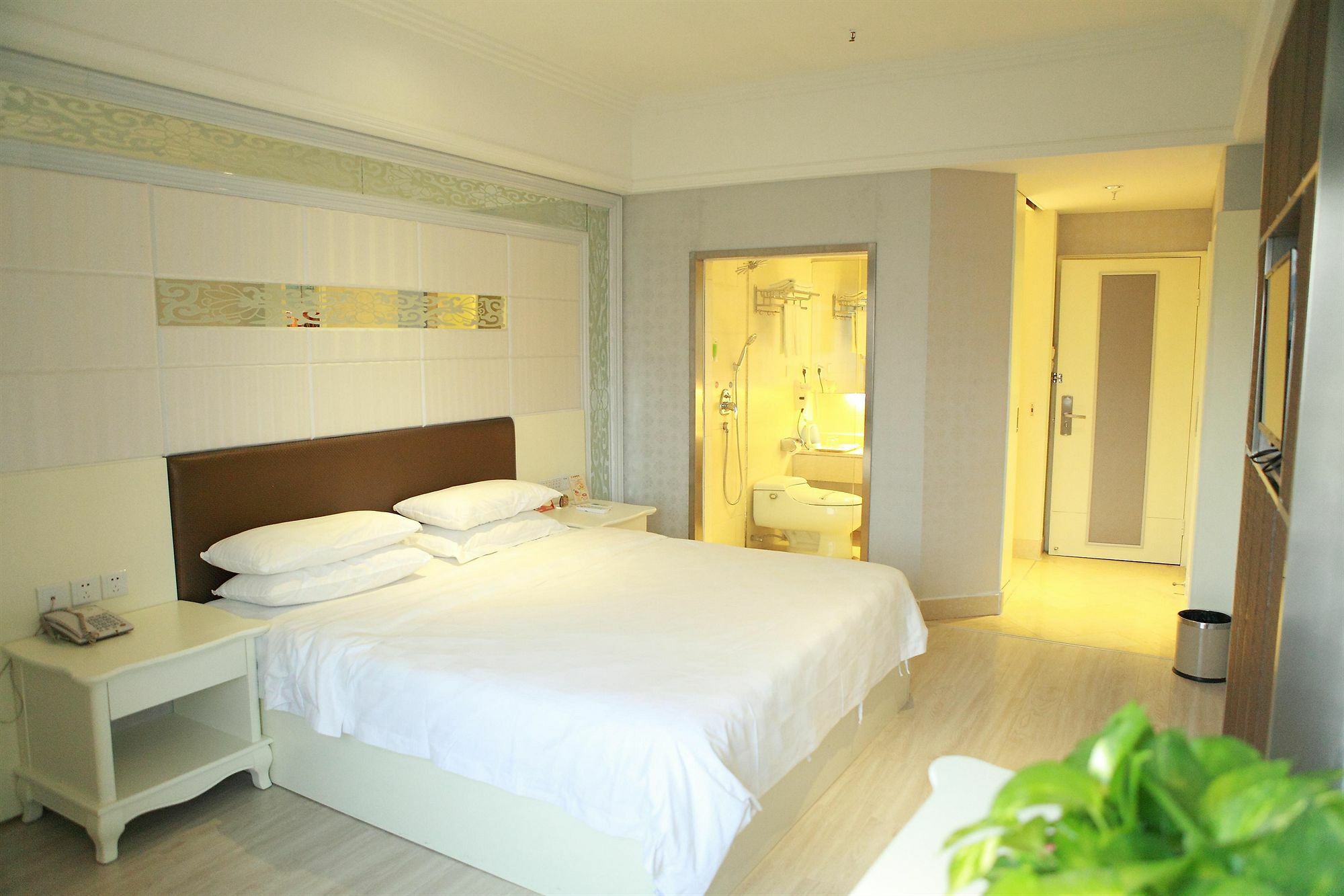 Bluesky Hotel Guangzhou Exterior photo